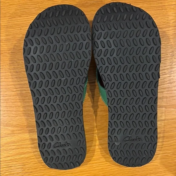 Clarks womens Green leather flipflops - Picture 2 of 3